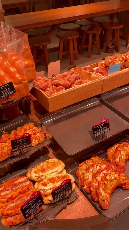 A short view of a bakery display